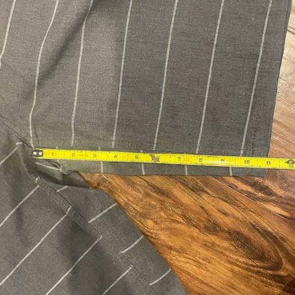 Freeworld Shorts - Picture 2 of 3